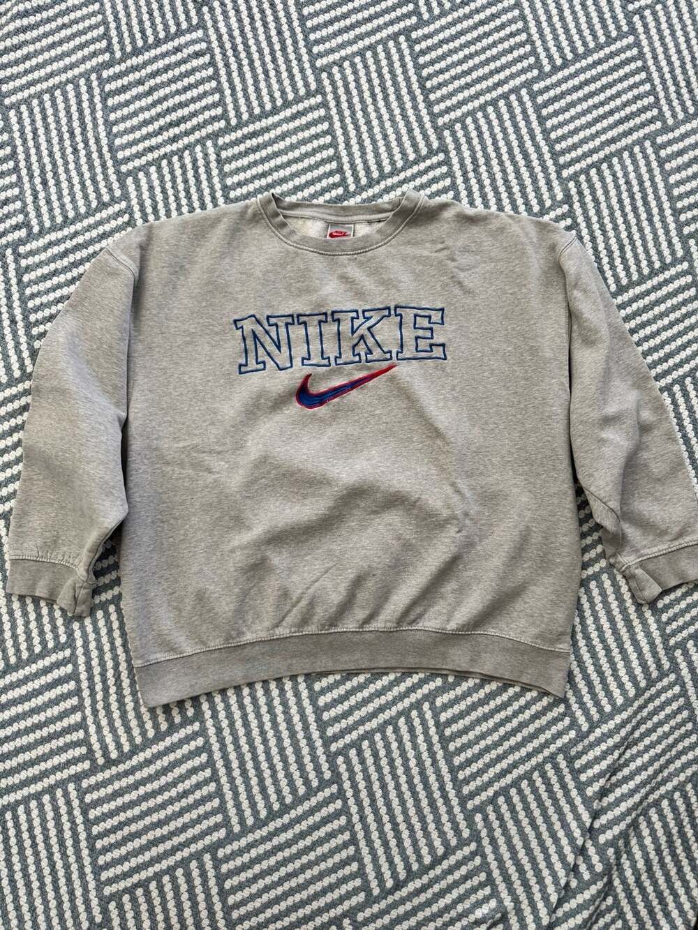 Nike Vintage Spell Out Crewneck Sweatshirt Size XL Gray Embroidered